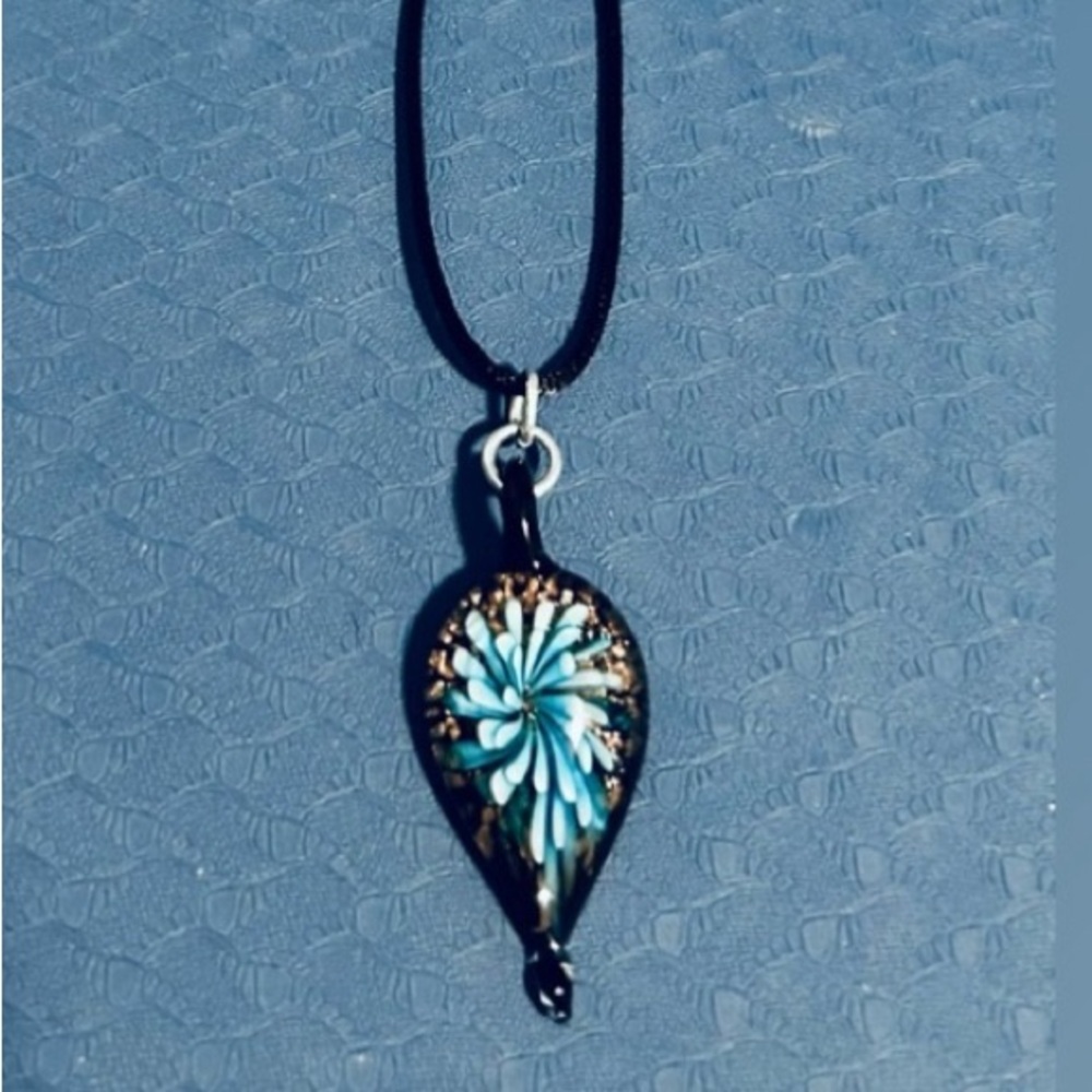 BRAND NEW - GLASS TEAR DROP PENDENT NECKLACE BLACK CORDED